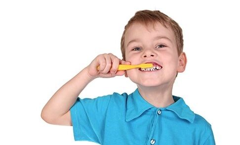 Слишком сильное надавливание при чистке зубов: может ли это повредить зубы моего ребенка?